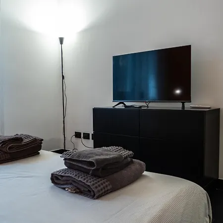 Conca D'oro Colors - Metro & Wi-fi Apartment *